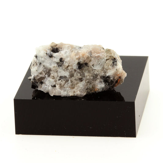 Adamellite mineral. 20.9 carats. Maine, USA