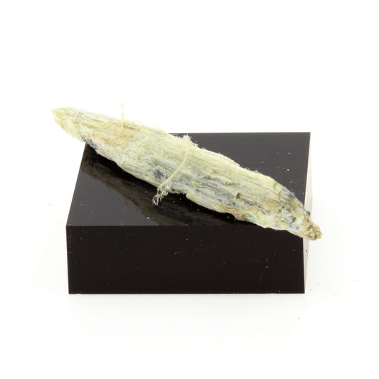 Byssolite. 8.9 carats. Thetford Mines, Québec, Canada