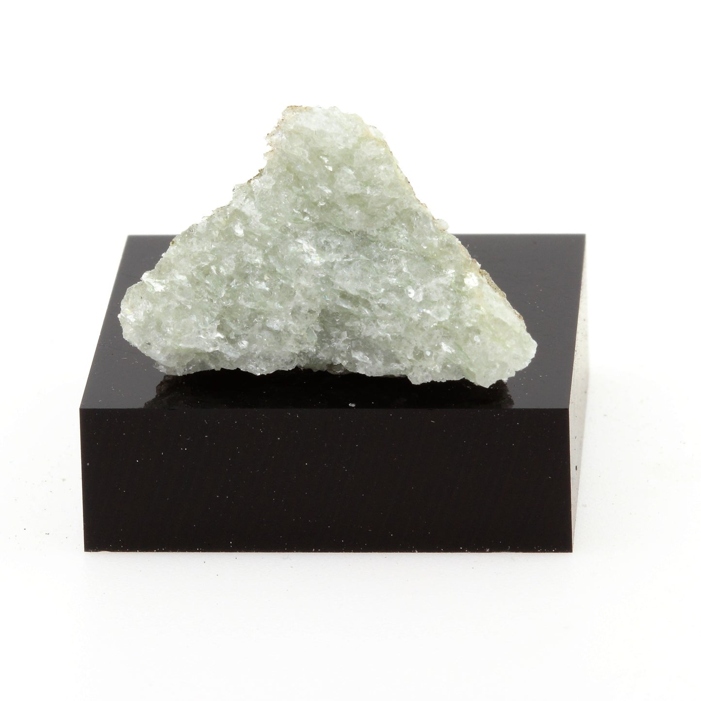 Fuchsite. 18.4 carats. Grenville, Québec, Canada