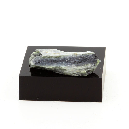 Ferro-actinolite. 14.7 carats. Montauban, Québec, Canada