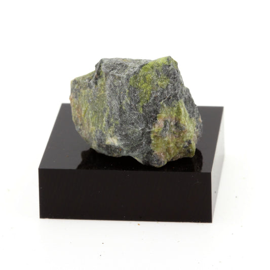 Anyolite. 52.0 carats. Bristol Mine, Québec, Canada