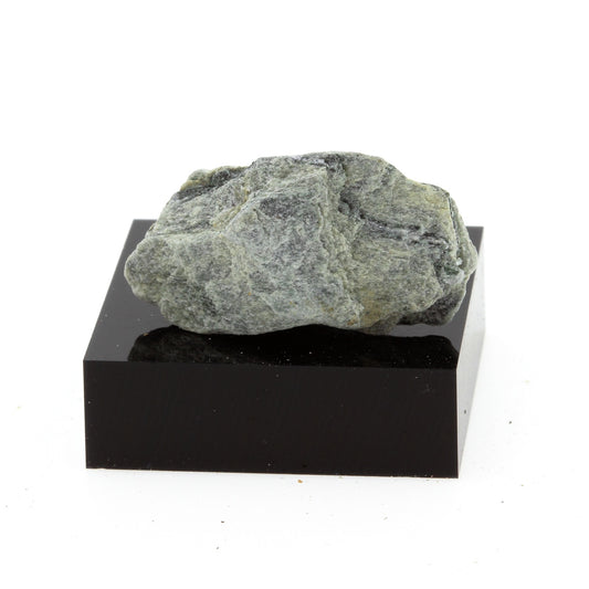 Chromitite. 24.2 carats. Estrie, Québec, Canada