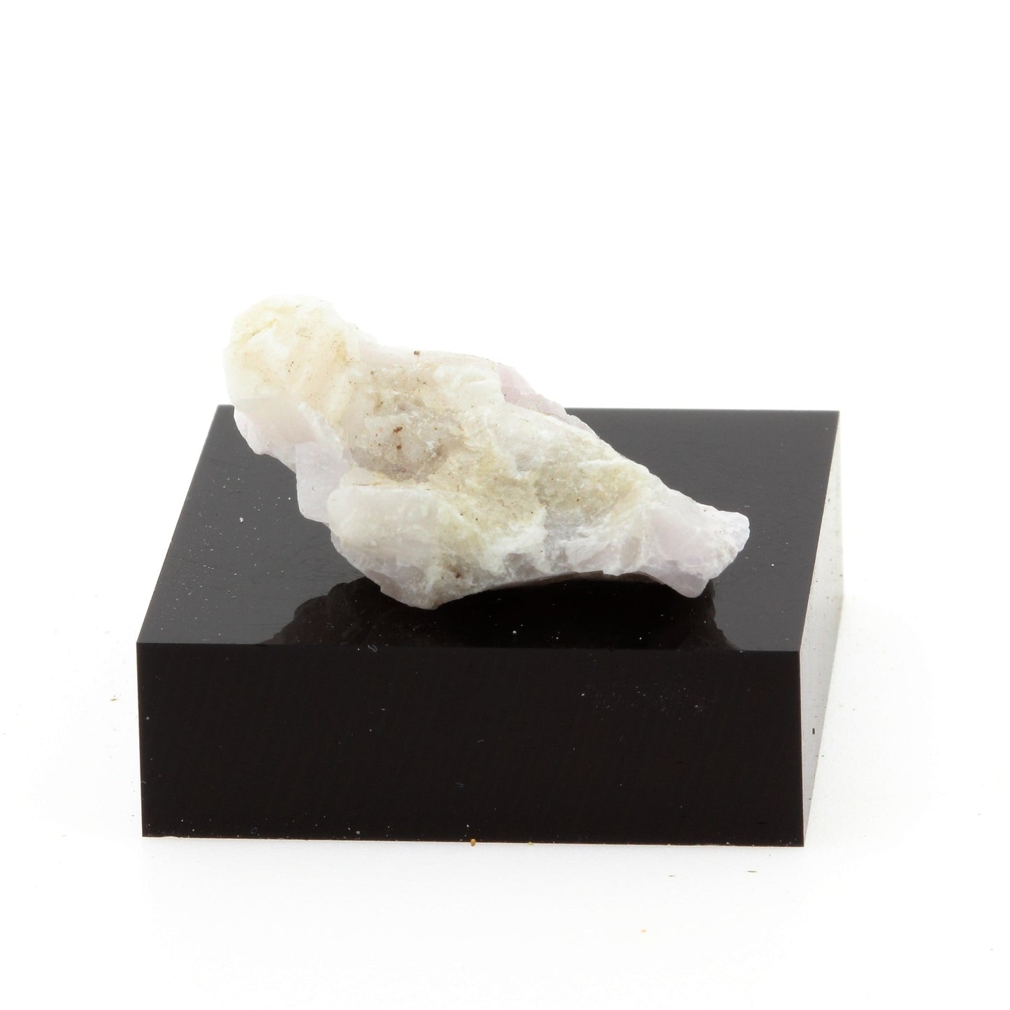 Giobertite, 18.4 carats, Grenville, Québec, Canada