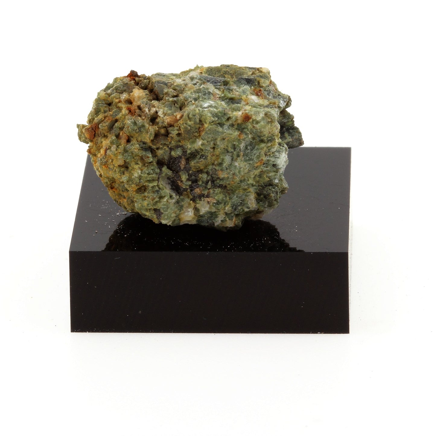 Campylite. 48.2 carats, Gouverneur, New York, USA
