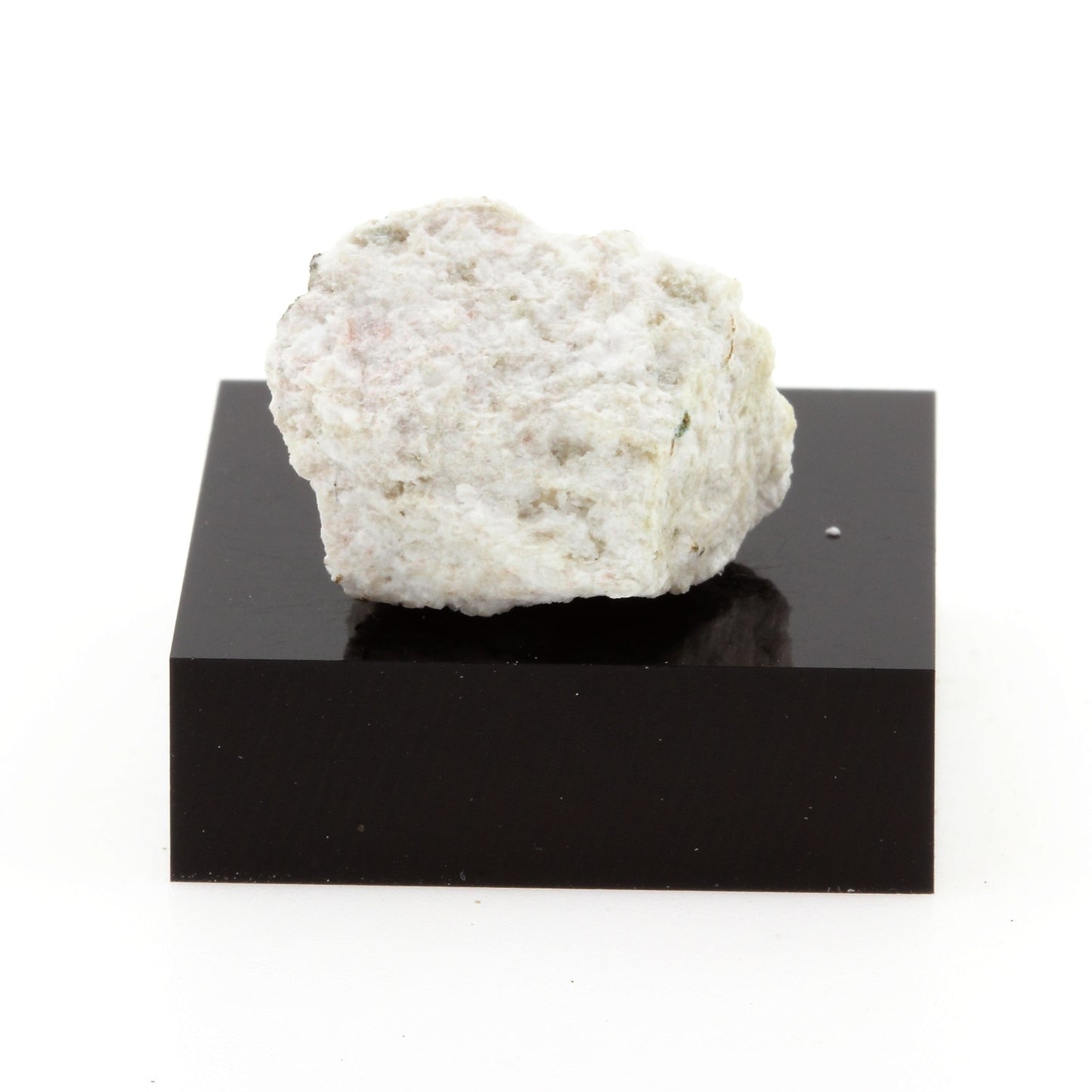 Chondrodite. 30.1 carats. Lanark, Ontario, Canada