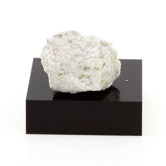 Chondrodite. 30.1 carats. Lanark, Ontario, Canada