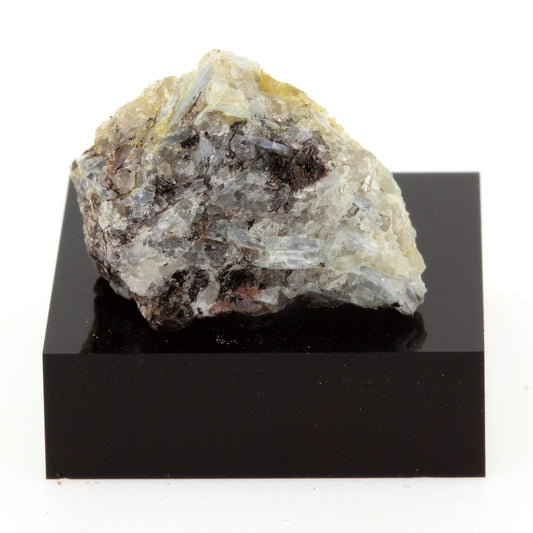 Kyanite. 46.0 carats.North Bay, Ontario, Canada