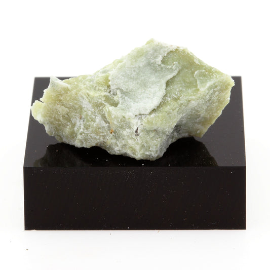 Egerane. 28.9 carats. Estrie, Québec, Canada