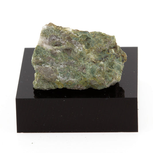 Chrome Diopside. 26.4 carats. Estrie, Québec, Canada