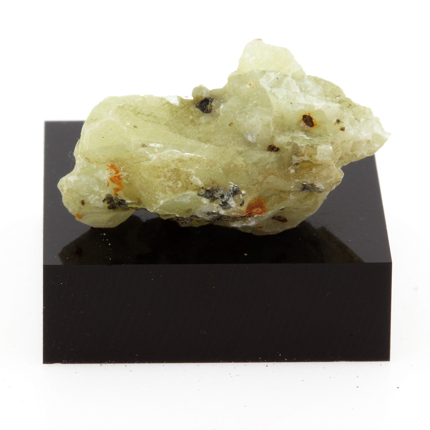 Calcite. 31.5 carats. Grenville, Québec, Canada
