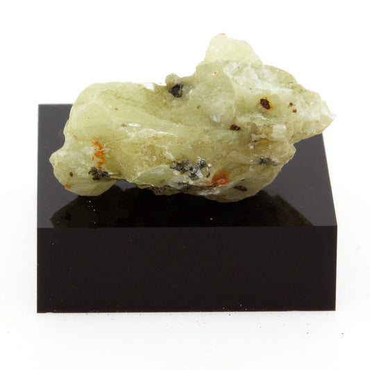 Calcite. 31.5 carats. Grenville, Québec, Canada