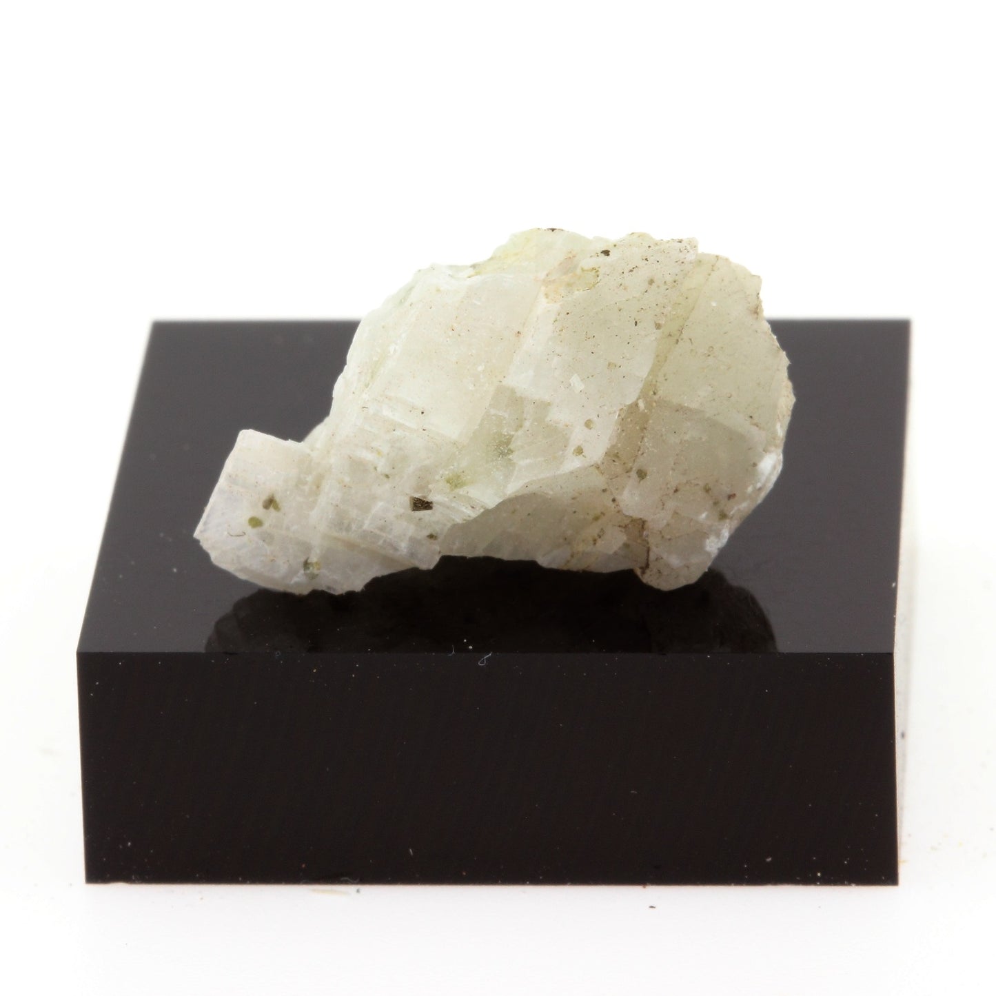 Calcite. 20.2 carats. Ottawa, Ontario, Canada