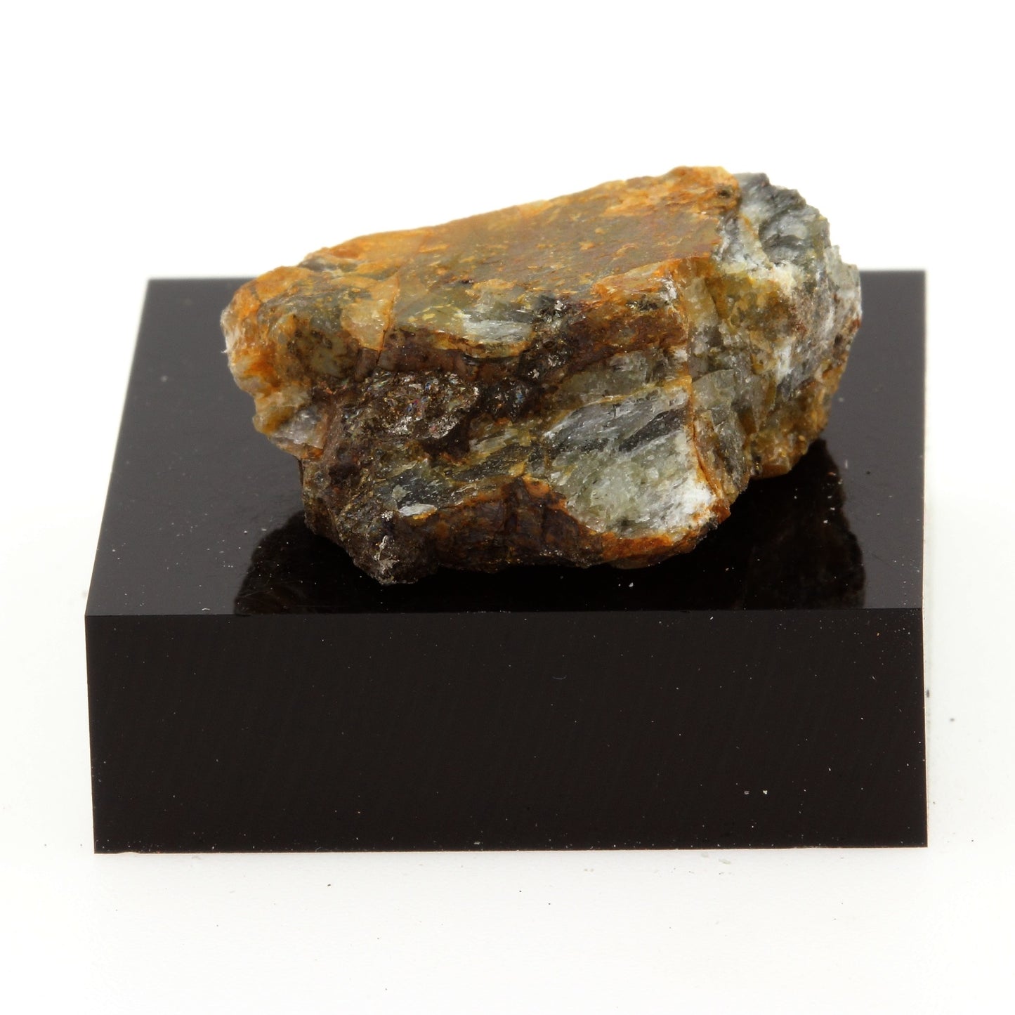 Drysdallite. 27.0 carats. Grenville, Québec, Canada