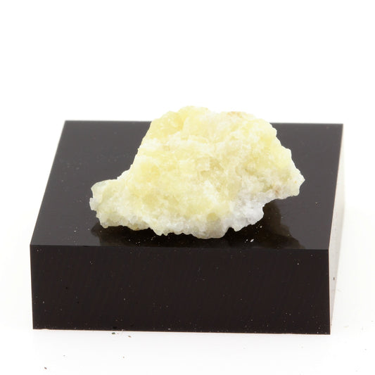 Cancrinite. 14.7 carats. Lanark, Ontario, Canada