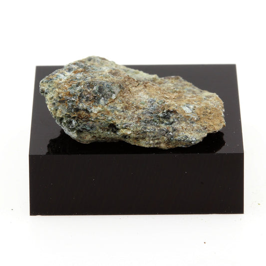 Brochantite. 21.7 carats. Montauban, Québec, Canada