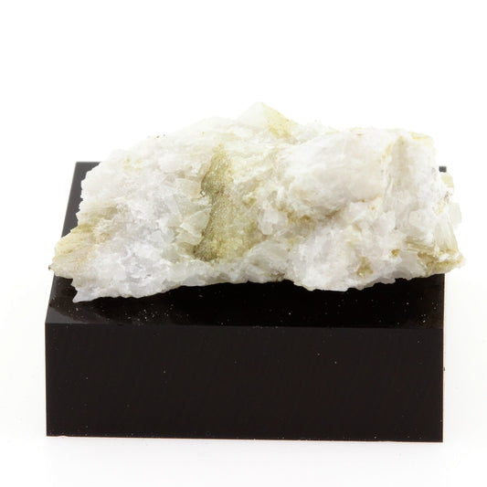 Giobertite, 36.6 carats, Grenville, Québec, Canada