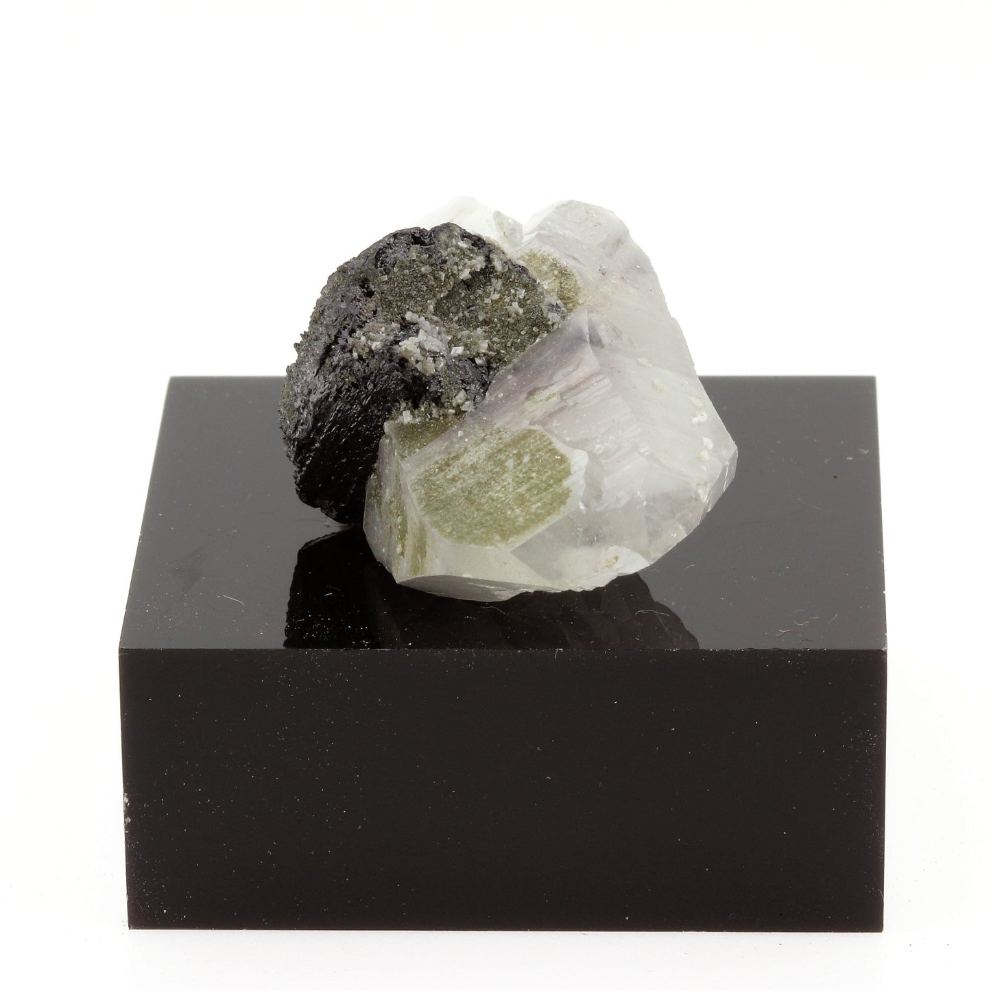 Stannite, Quartz. 210.1 carats. Yaogangxian Mine, Hunan Province, Chine