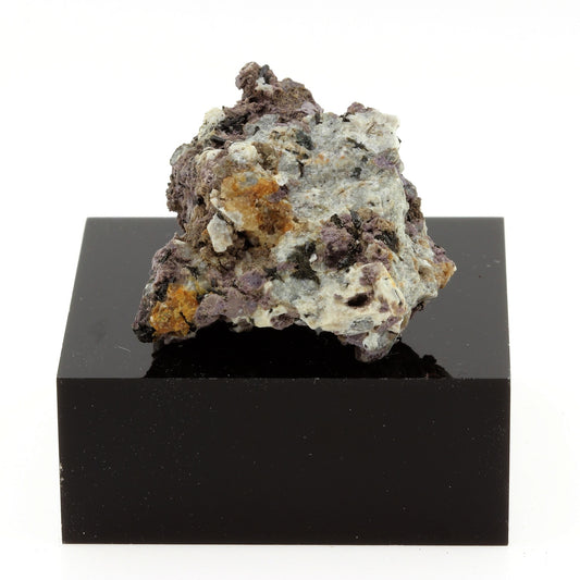 Petarasite, 129.6 carats, Mont Saint-Hilaire, Québec, Canada