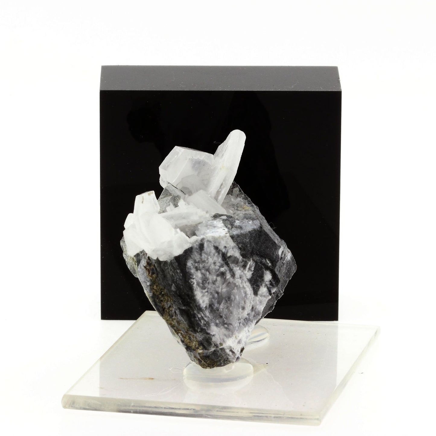 Calcite. 314.6 carats. Hunan Province, Chine