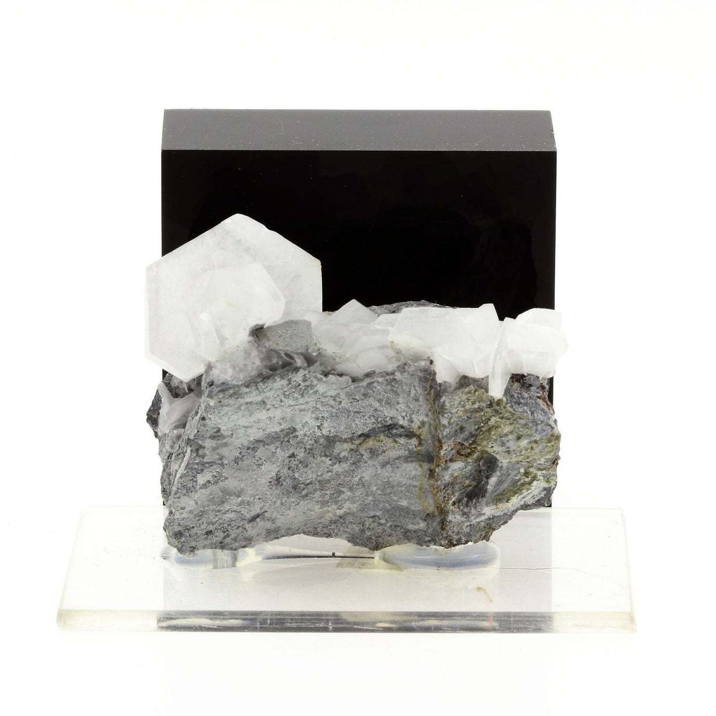 Calcite. 314.6 carats. Hunan Province, Chine