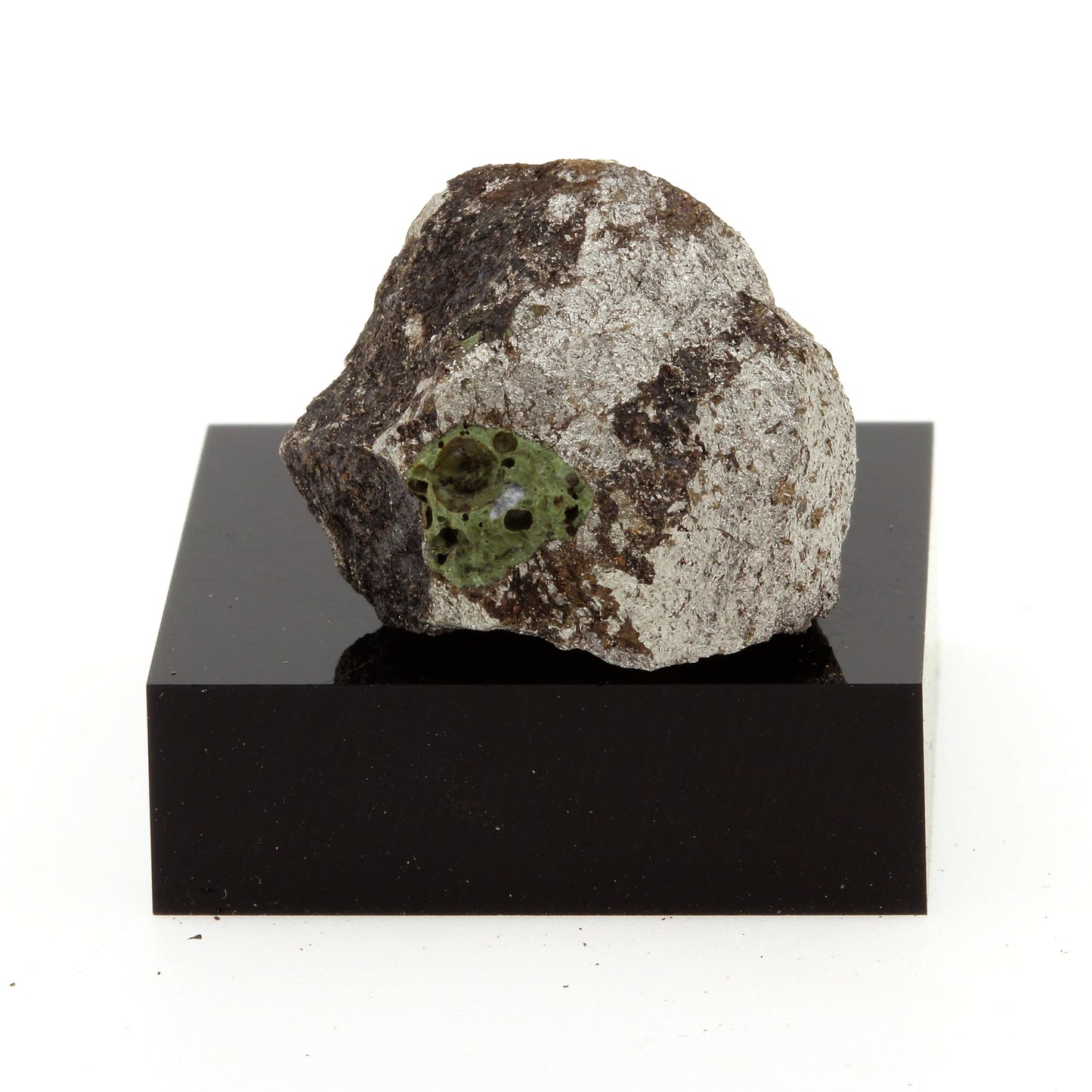 Argentiferous Galena. 95.8 carats. Deloro, Ontario, Canada