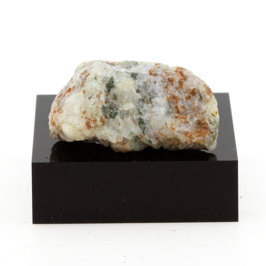 Allophane, 30.7 carats, Mont Saint-Hilaire, Québec, Canada