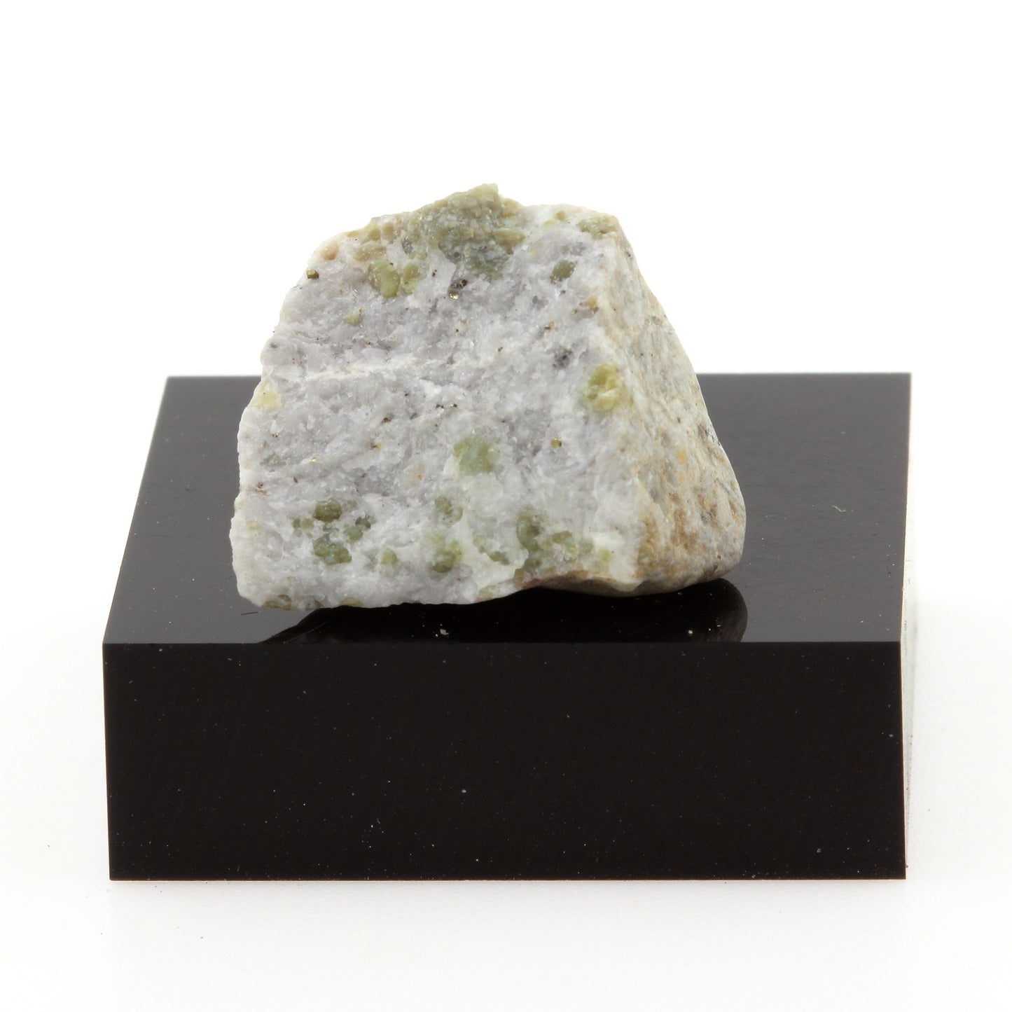 Gittinsite, 18.3 carats, Kipawa, Québec, Canada