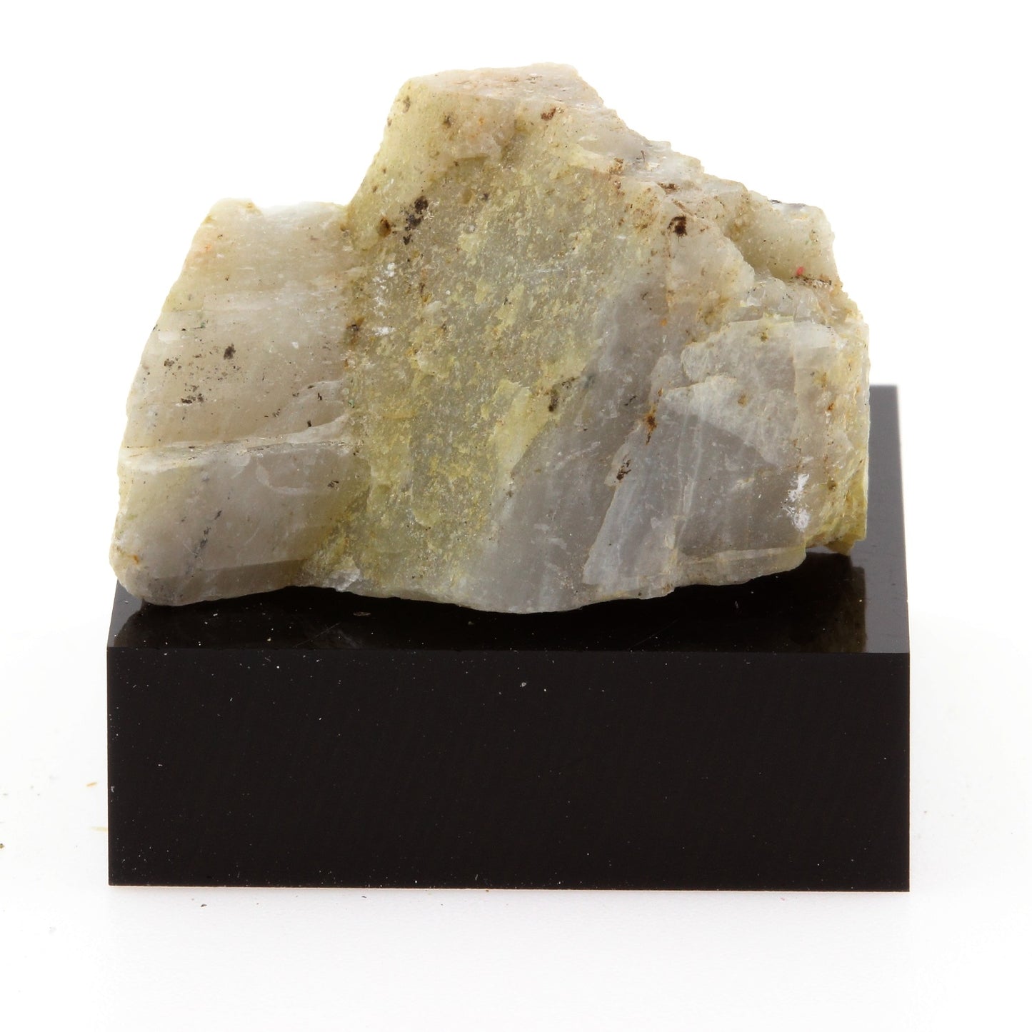 Analbite. 44.3 carats. Notre-Dame-de-la-Salette, Canada