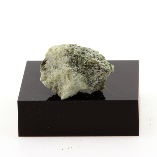 Clintonite. 17.2 carats. Grenville, Québec, Canada