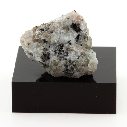 Adamellite mineral. 29.1 carats. Maine, USA