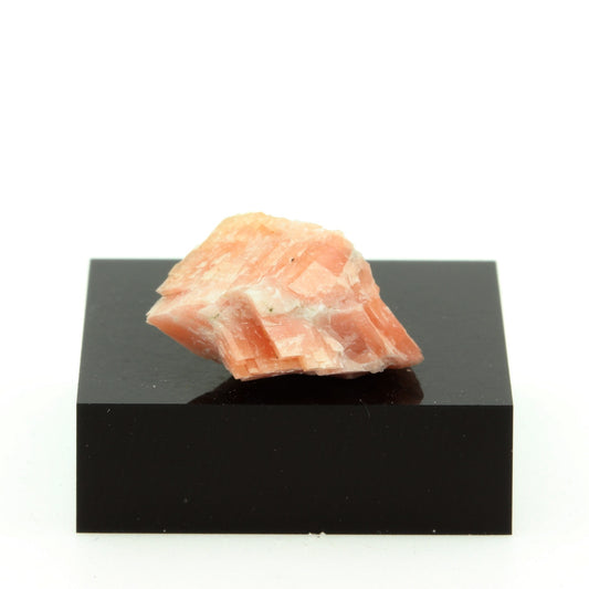 Calcite. 15.0 carats. Lanark, Ontario, Canada