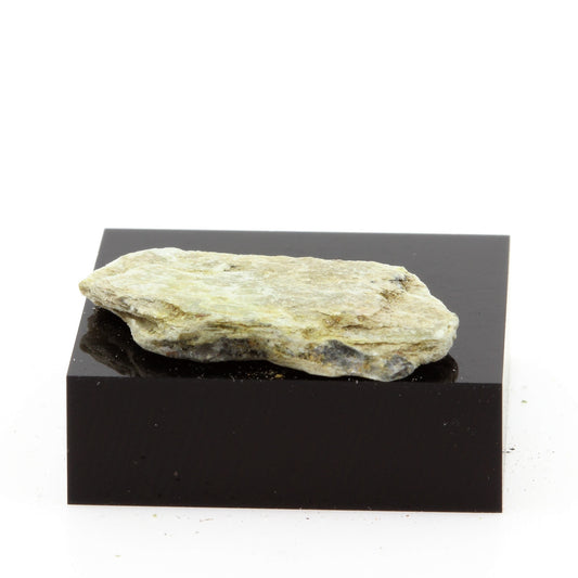 Chromite. 11.8 carats. Estrie, Québec, Canada