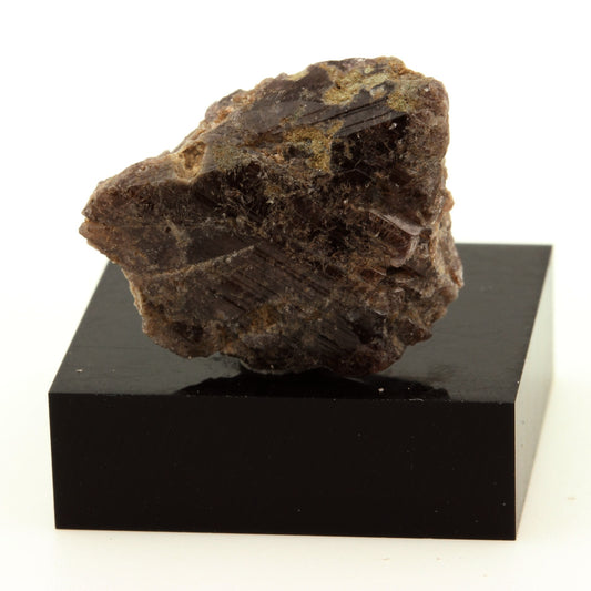 Axinite. 27.9 carats. Chamrousse, Belledonne, Isère, France