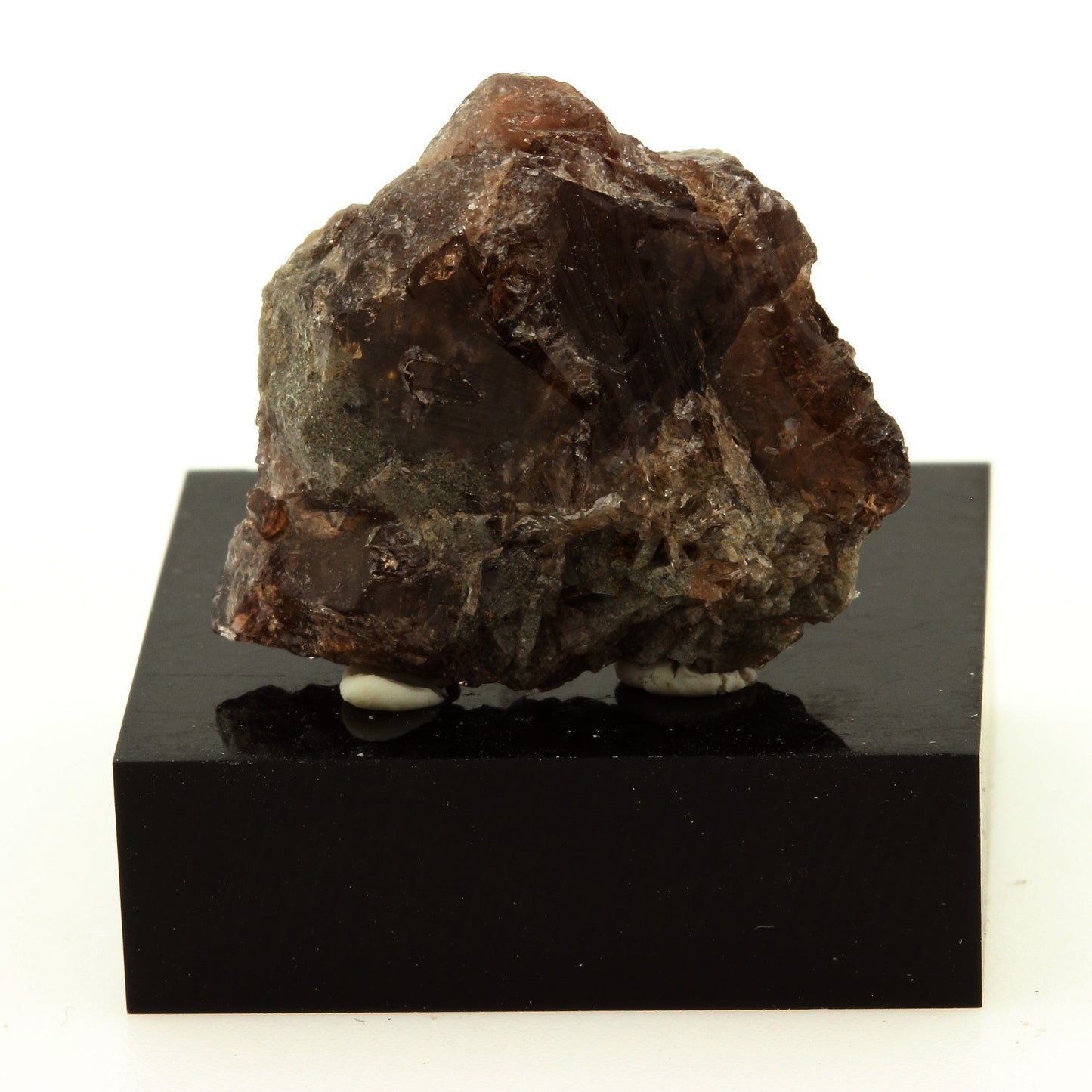 Axinite. 29.8 carats. Chamrousse, Belledonne, Isère, France