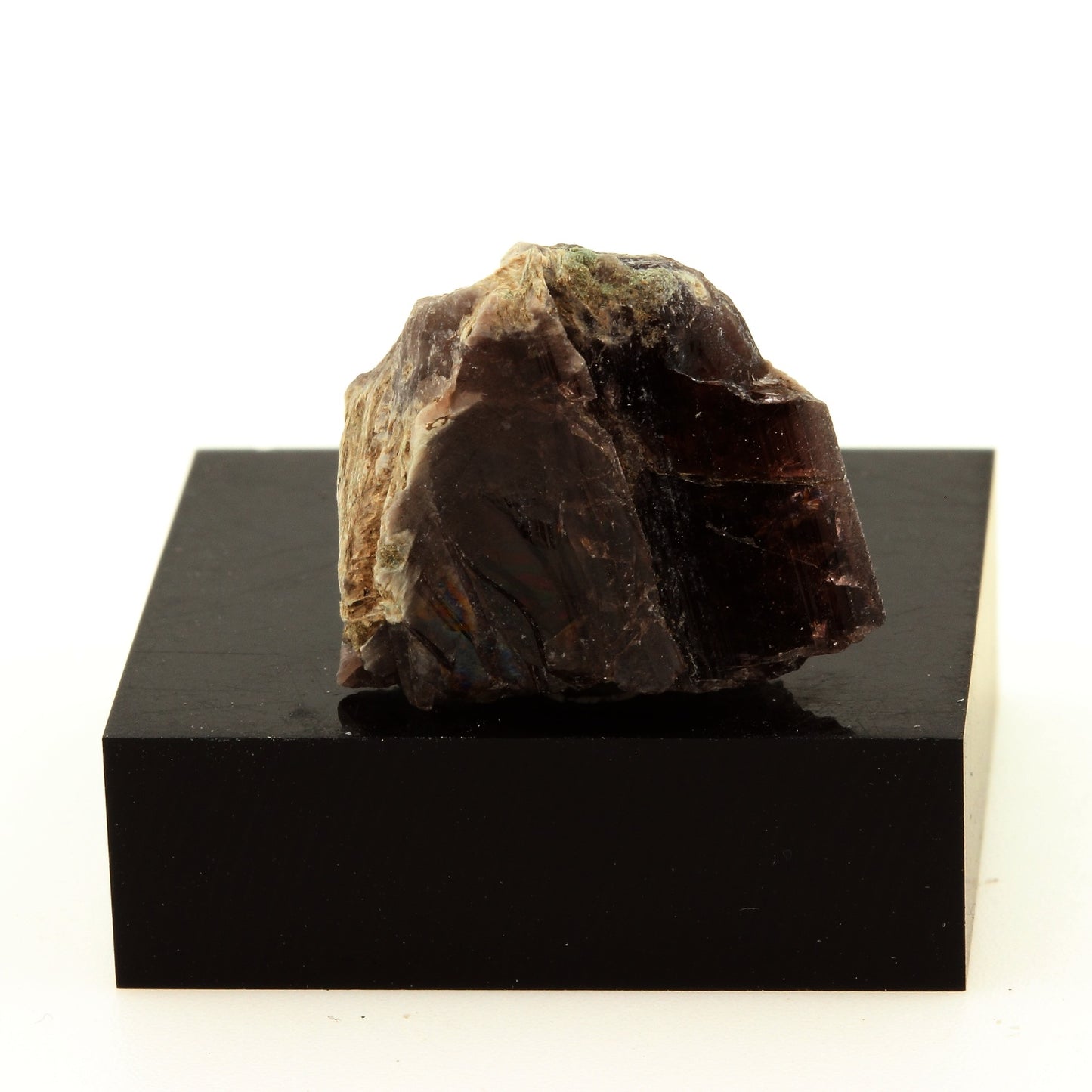 Axinite. 22.5 carats. Chamrousse, Belledonne, Isère, France