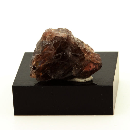 Axinite. 18.7 carats. Chamrousse, Belledonne, Isère, France