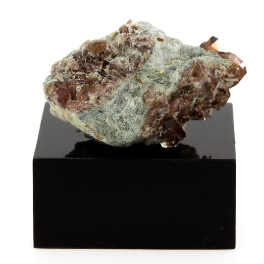 Axinite. 159.9 carats. La Balme d'Auris, Bourg d'Oisans, Isère, France