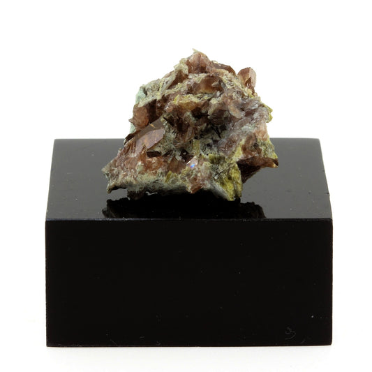 Axinite. 53.9 carats. La Balme d'Auris, Bourg d'Oisans, Isère, France