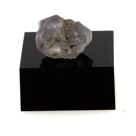 Fluorite violette. 6.85 carats. Massif du Mont-Blanc, France
