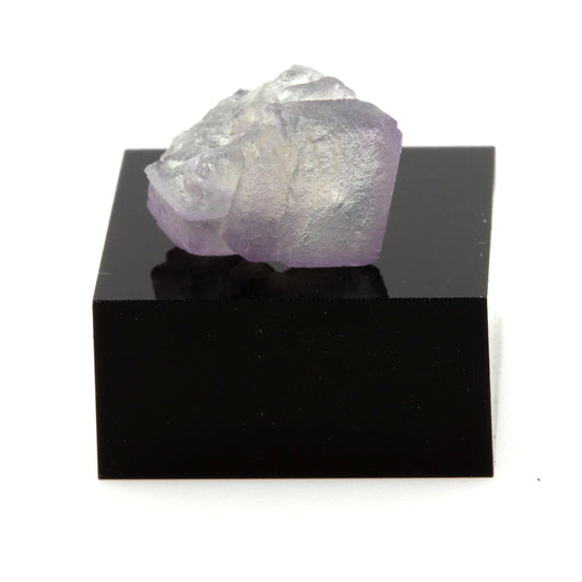 Fluorite violette. 6.71 carats. Massif du Mont-Blanc, France