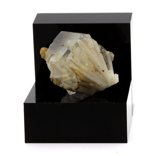 Fluorite + Quartz. 260.3 carats. Dal'negorsk, Far-Eastern Region, Russie