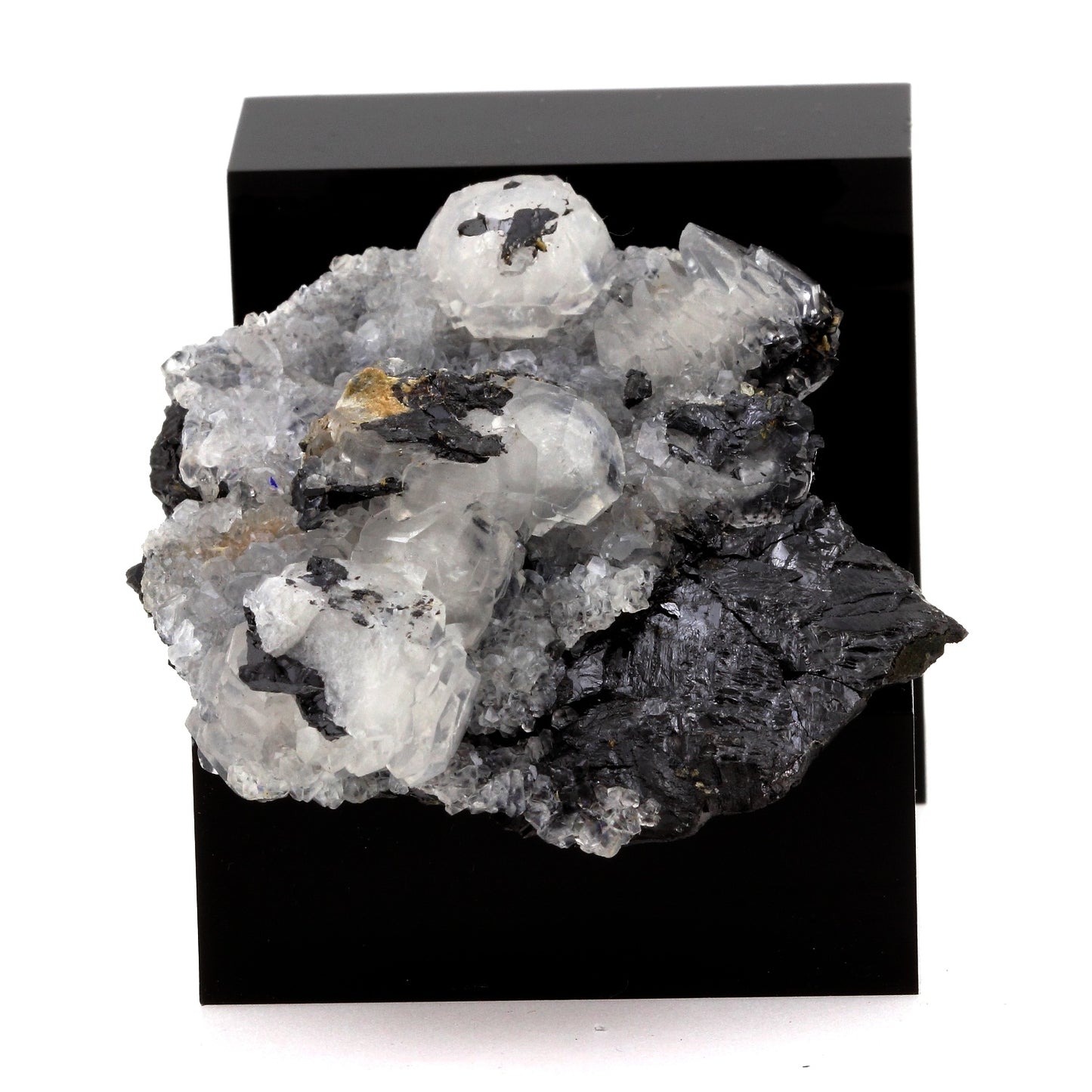 Sphalerite + Calcite. 359.3 carats. Trepča valley, Kosovo