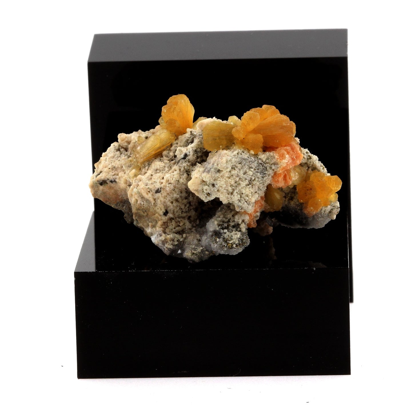 Stellerite Chabazite. 141.1 carats. Sarbaiskoe deposit, Rudny, Kostanay Province, Kazakhstan