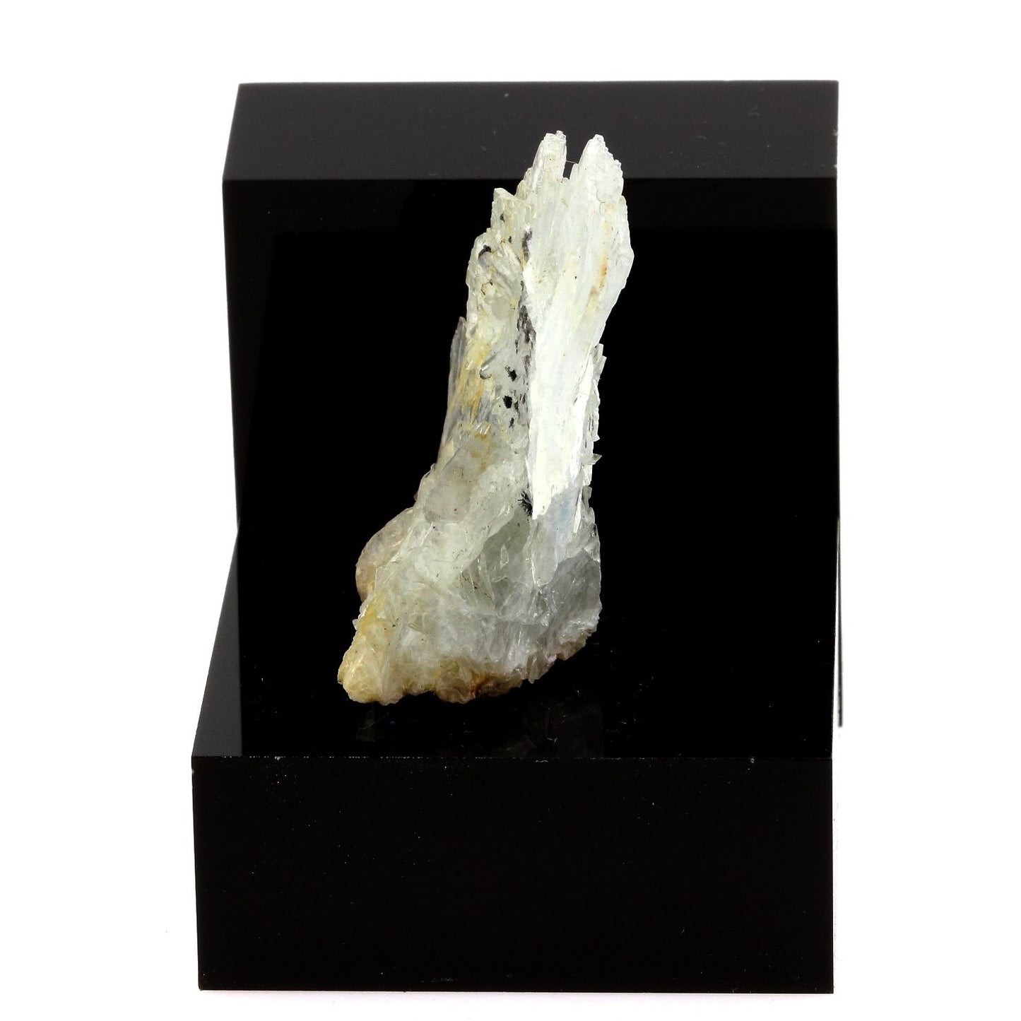 Baryte Jamesonite. 154.0 carats. Cavnic (Kapnic; Kapnik), Maramureș Co., Roumanie