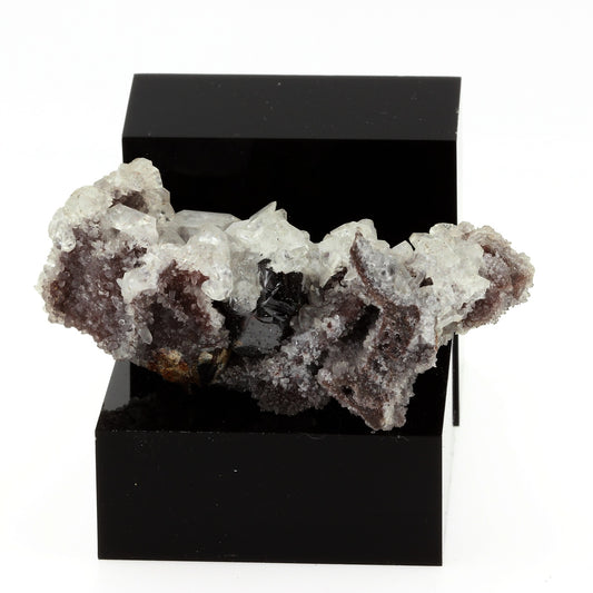 Calcite Sphalerite. 247.6 carats. Xikuangshan Sb deposit, Hunan Province, Chine