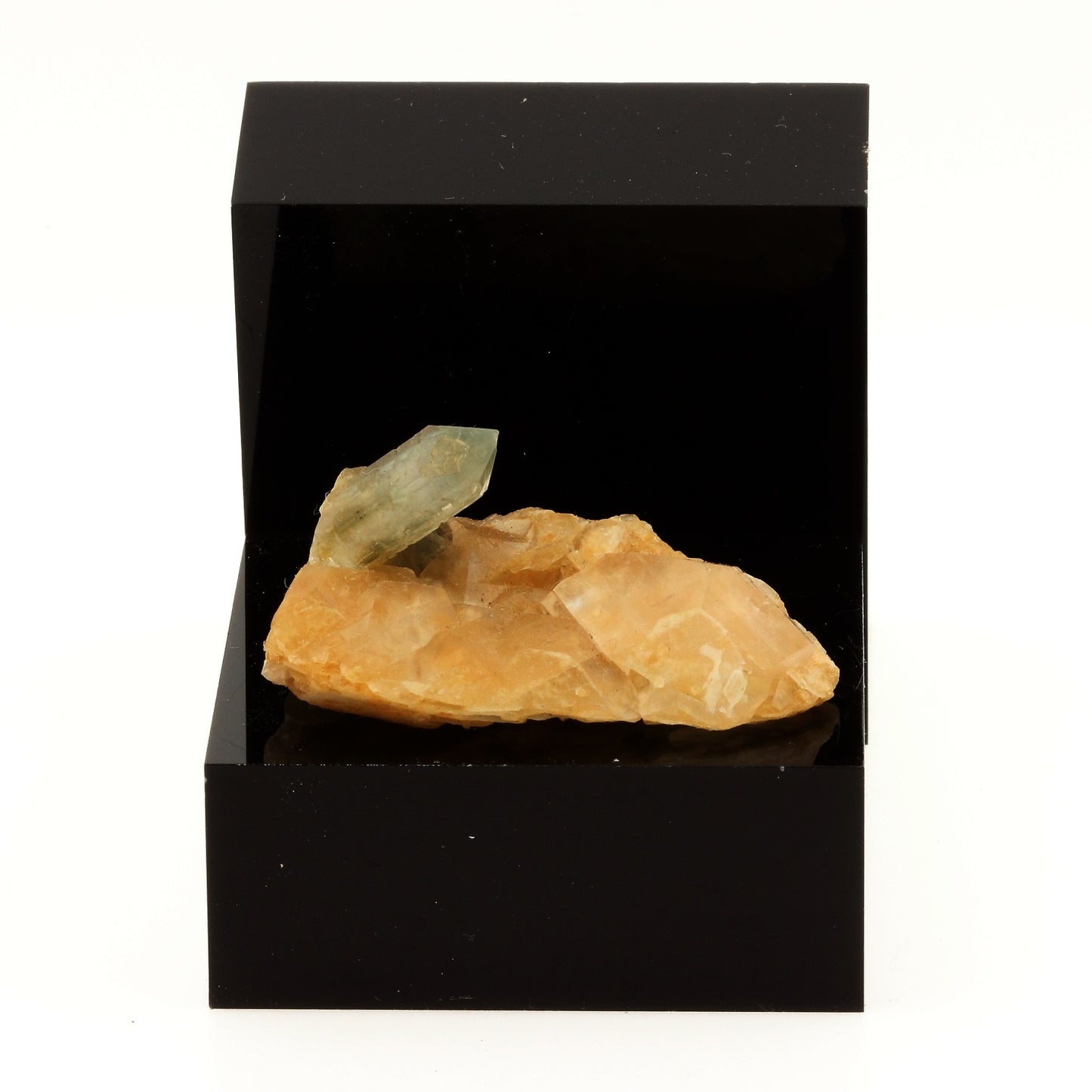 Quartz Calcite. 67.9 carats. Bor Pit, Dal'negorsk, Far-Eastern Region, Russie