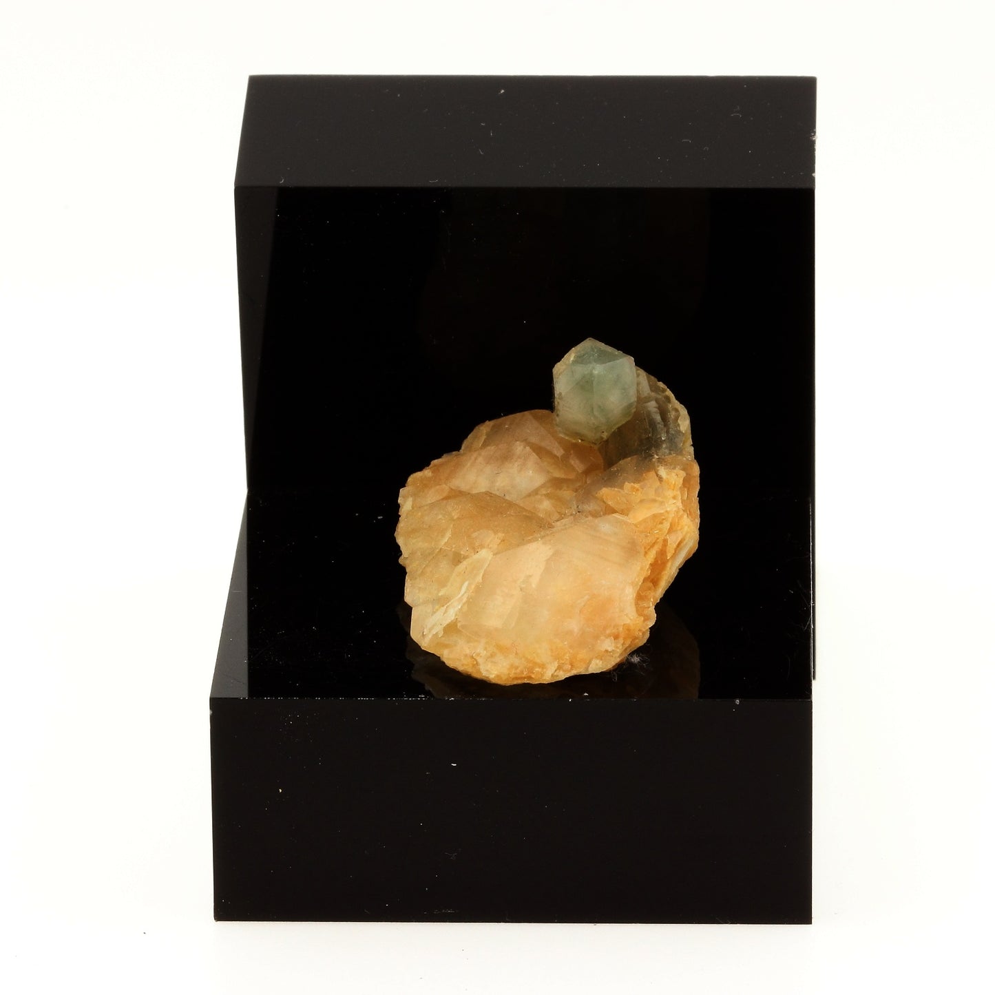 Quartz Calcite. 67.9 carats. Bor Pit, Dal'negorsk, Far-Eastern Region, Russie