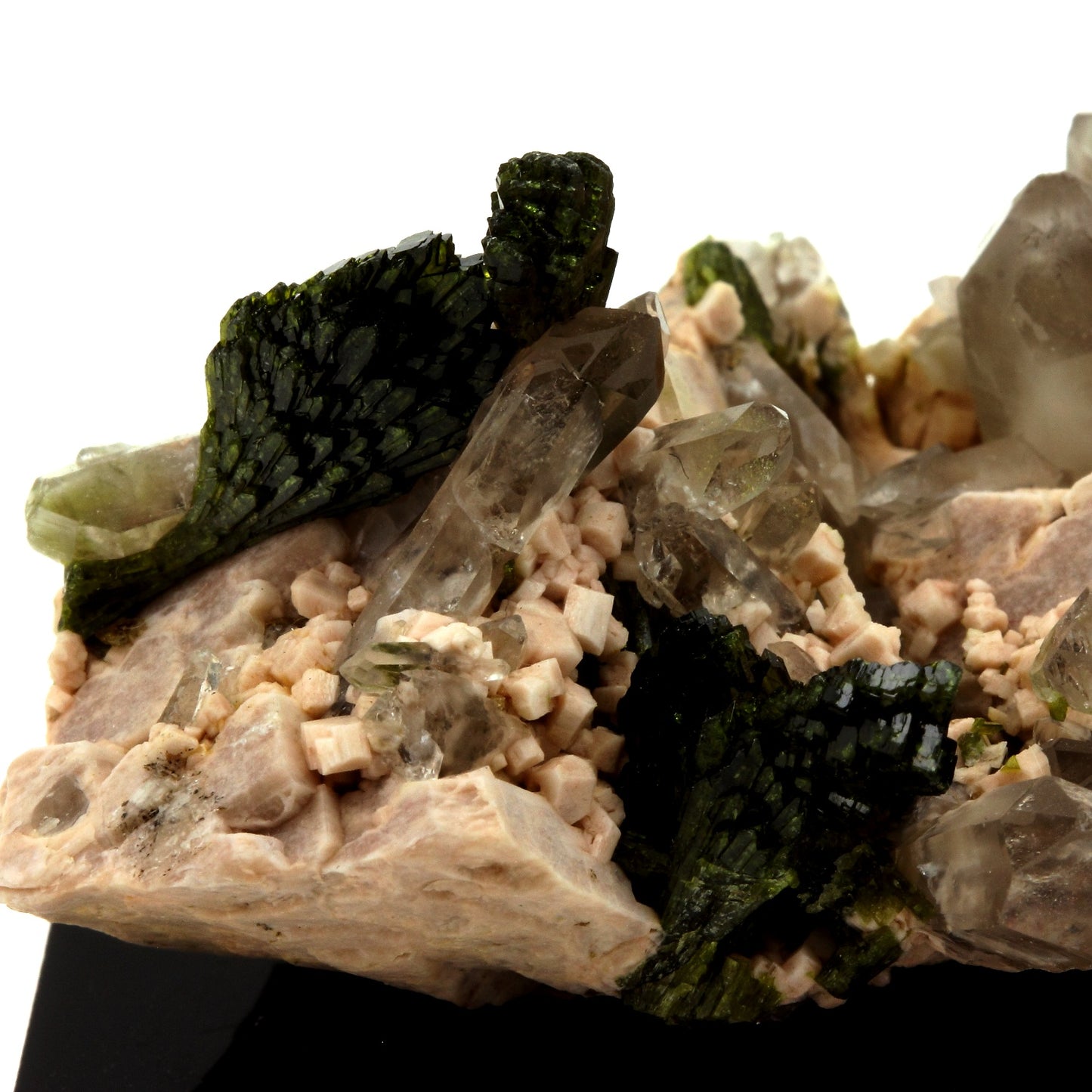 Clinozoisite et Quartz. 174.2 carats. Sichuan Province, Chine