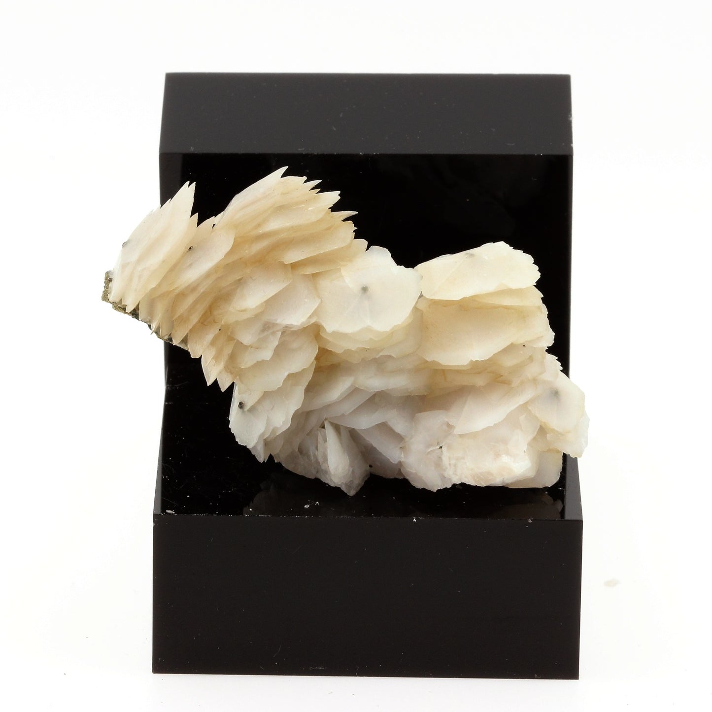 Calcite sur Quartz. 261.6 carats. Yaogangxian, Hunan Province, Chine