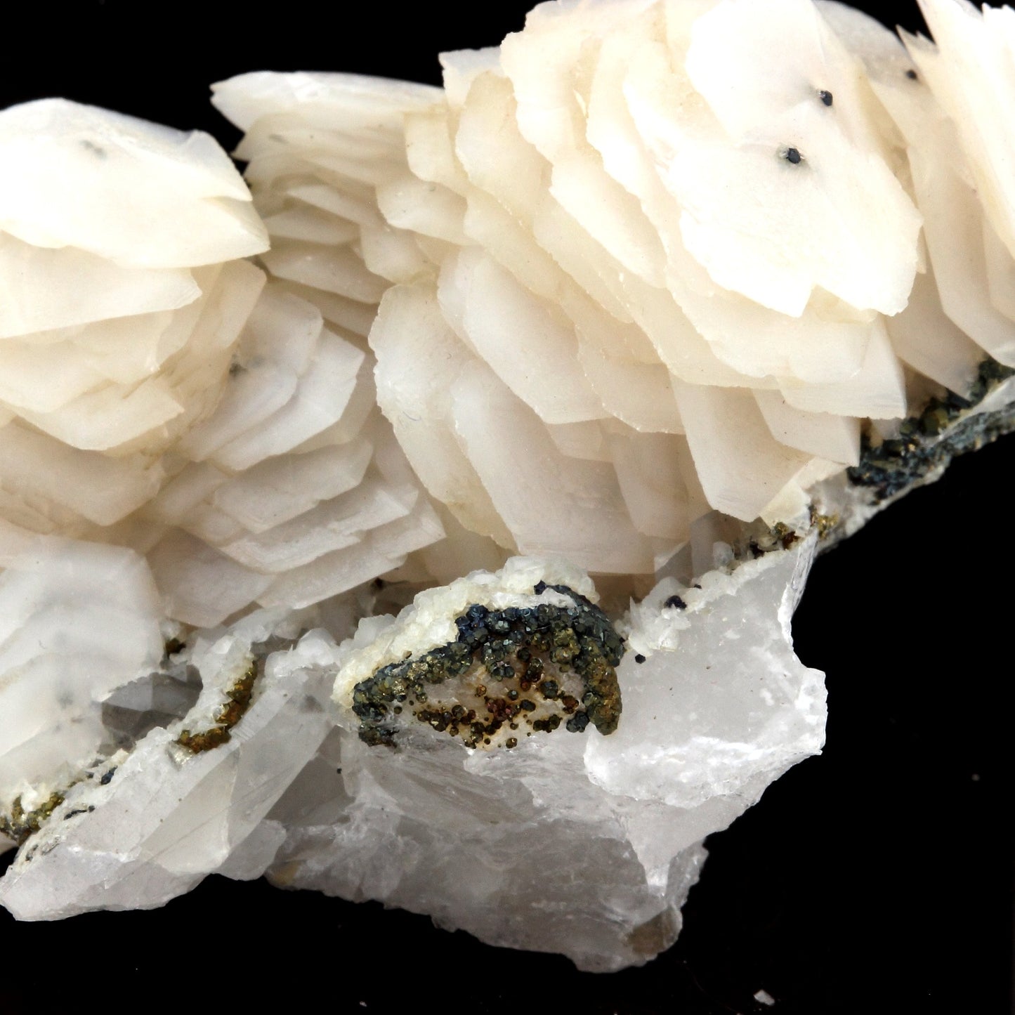 Calcite sur Quartz. 261.6 carats. Yaogangxian, Hunan Province, Chine